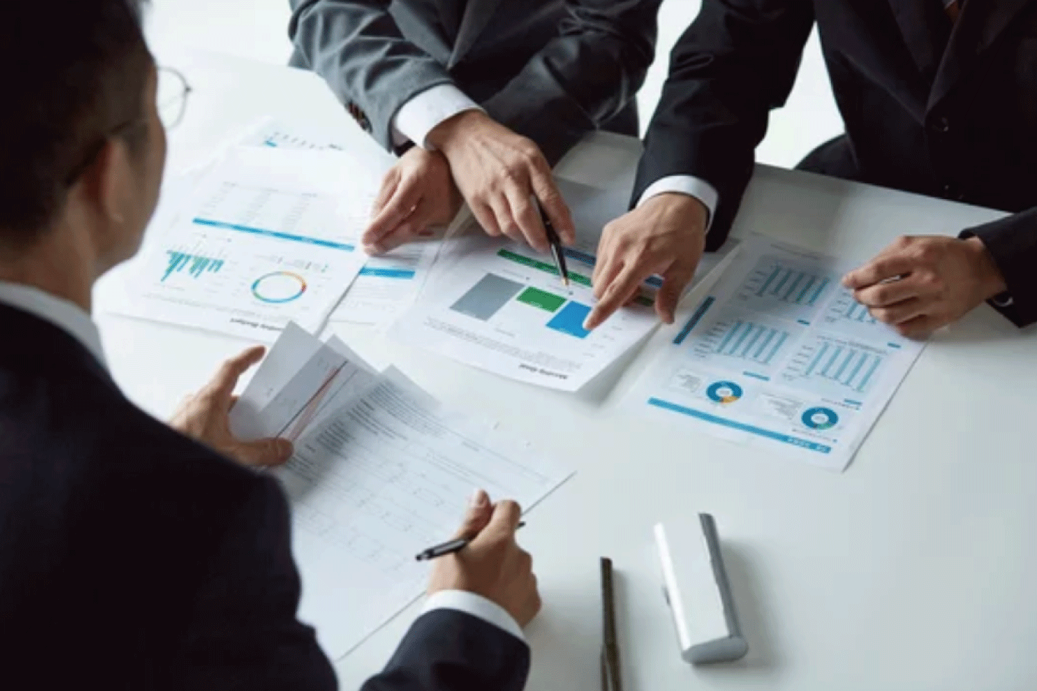 補助金申請書類の準備風景